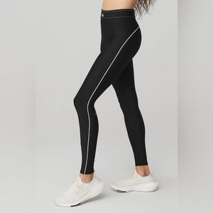 ALO YOGA Airlift High-Waist Suit Up Legging